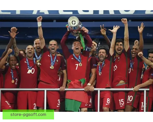 巴黎圣日耳曼官宣签下法甲助攻王杜埃迎新赛季新希望